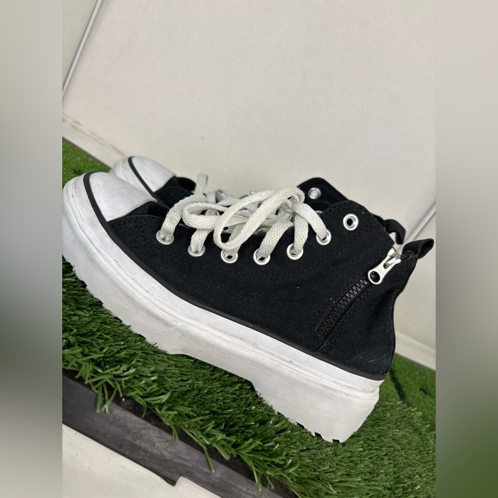 Converse Chuck Taylor All Star Lugged Lift Hi Top Size 4 Black White